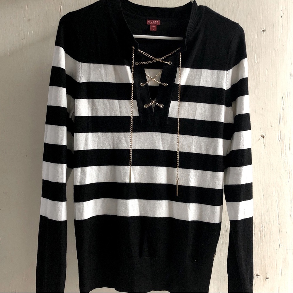 Clothes for women, Guess, size L, color black and white.